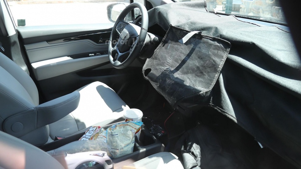 Прототип Honda Odyssey 2017 засняли изнутри и снаружи