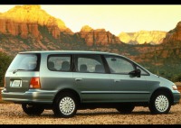Honda Odyssey 1994-1999 минивэн 2.2 AT (145 л.с.) полный привод, бензин