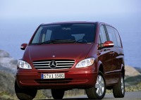 Mercedes-Benz Viano 2004-2010 микроавтобус 2.1 MT (109 л.с.) полный привод, дизель
