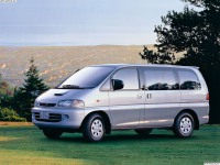 Mitsubishi Space Gear 1994-1997 минивэн 2.4 AT (132 л.с.) задний привод, бензин