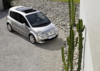 Renault Modus 2007-2013 минивэн 1.6 MT (110 л.с.) передний привод, бензин