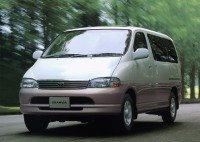 Toyota Granvia 1995-1999 минивэн 2.7 AT (145 л.с.) задний привод, бензин
