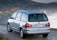 Volkswagen Sharan 2003-2010 минивэн 2.0 MT (115 л.с.) передний привод, бензин