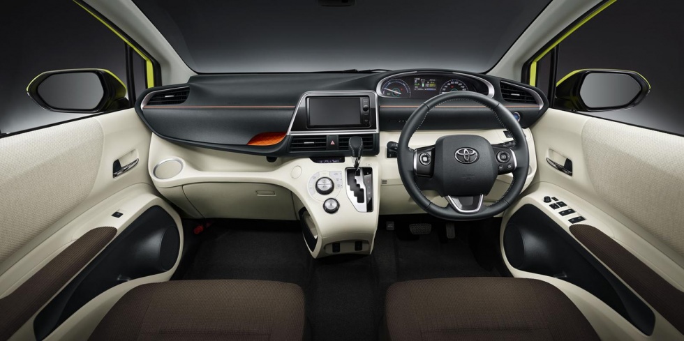 Toyota представила новое поколение Sienta