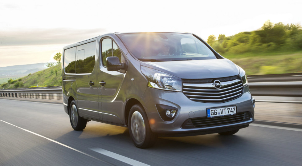 Opel Vivaro получил новые топовые версии Tourer и Combi+