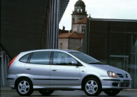 Nissan Almera Tino 2000 (Ниссан Альмера Тино 2000)