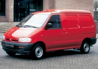 Nissan Vanette 1995 минивэн