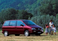 Peugeot 806 1998-2002 минивэн 2.0 AT (136 л.с.) передний привод, бензин