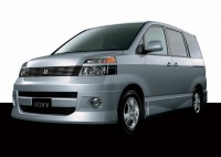 Toyota Voxy 2001-2004 минивэн 2.0 AT (152 л.с.) передний привод, бензин