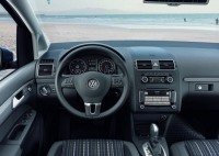 Volkswagen Cross Touran 2011 (Фольксваген Кросс Туран 2011)