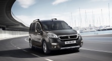 Peugeot назвали российские цены на обновленный Partner