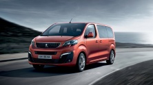 Peugeot назвал цены на минивэн Traveller в России